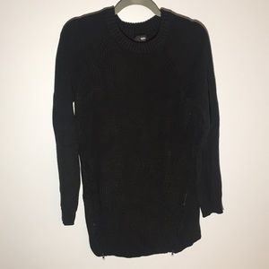 Black shimmer sweater with zippers